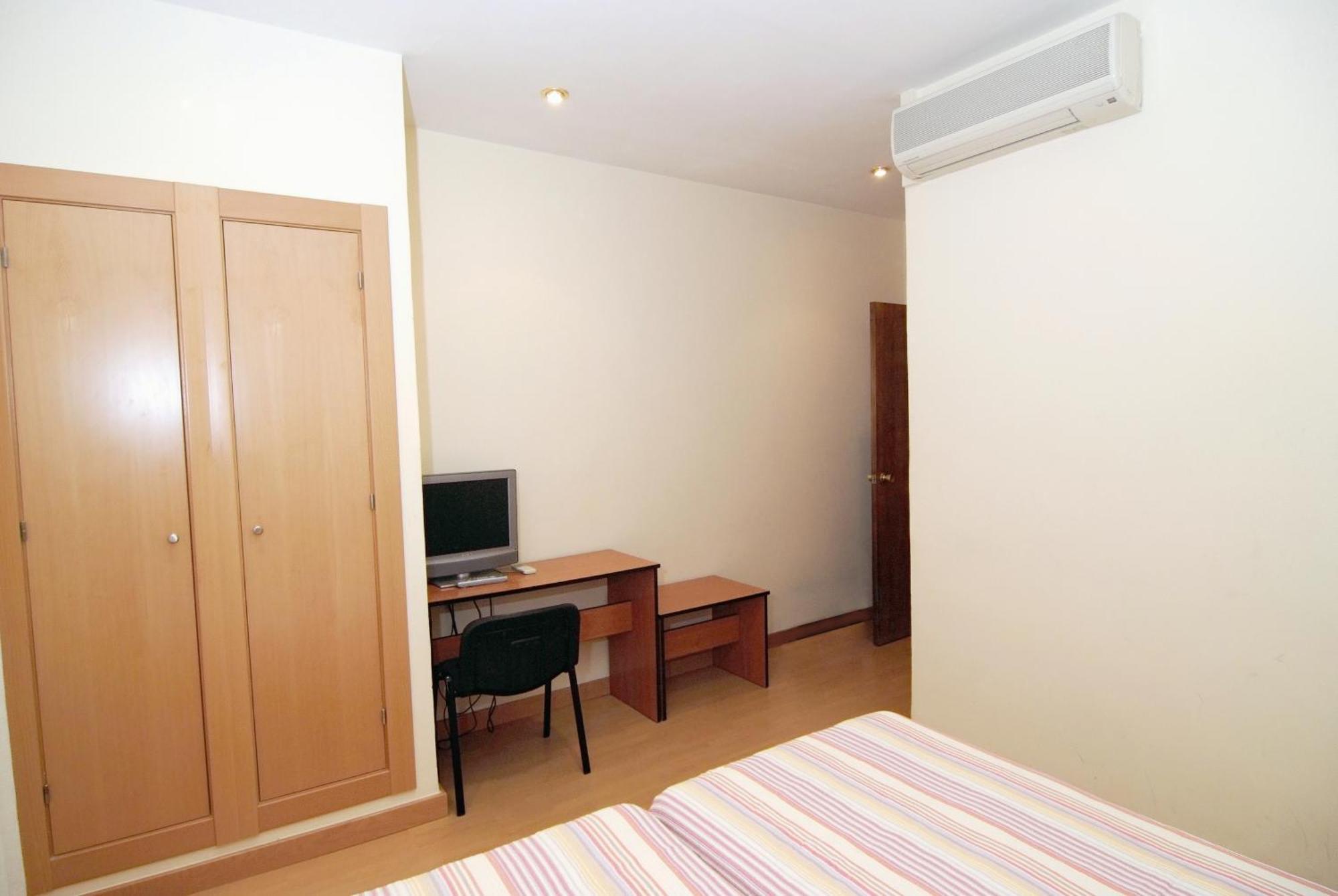 Hostal Cataluna Zaragoza Buitenkant foto
