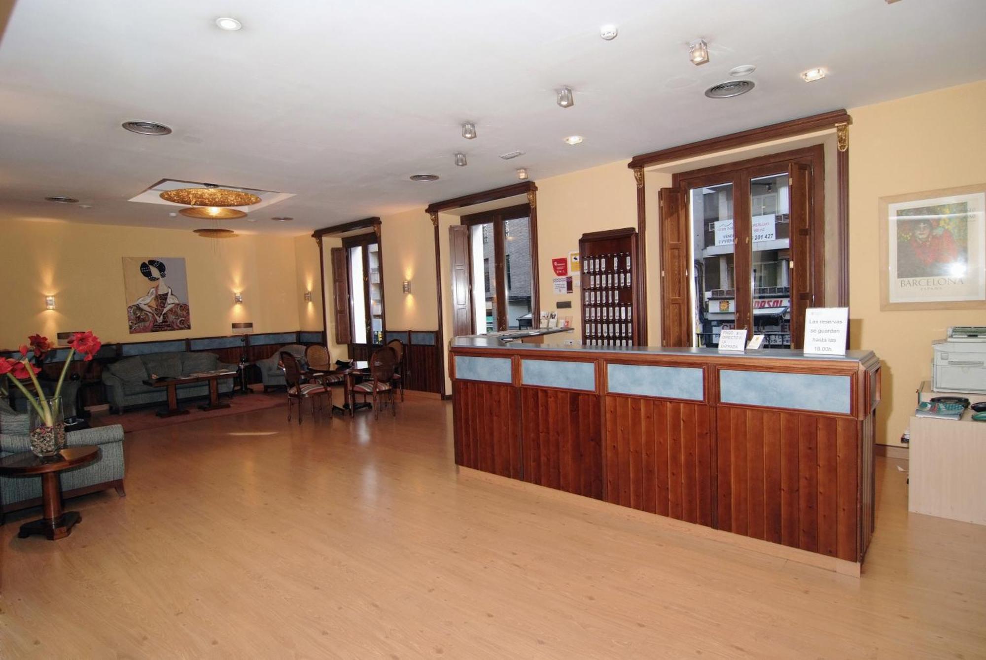 Hostal Cataluna Zaragoza Buitenkant foto