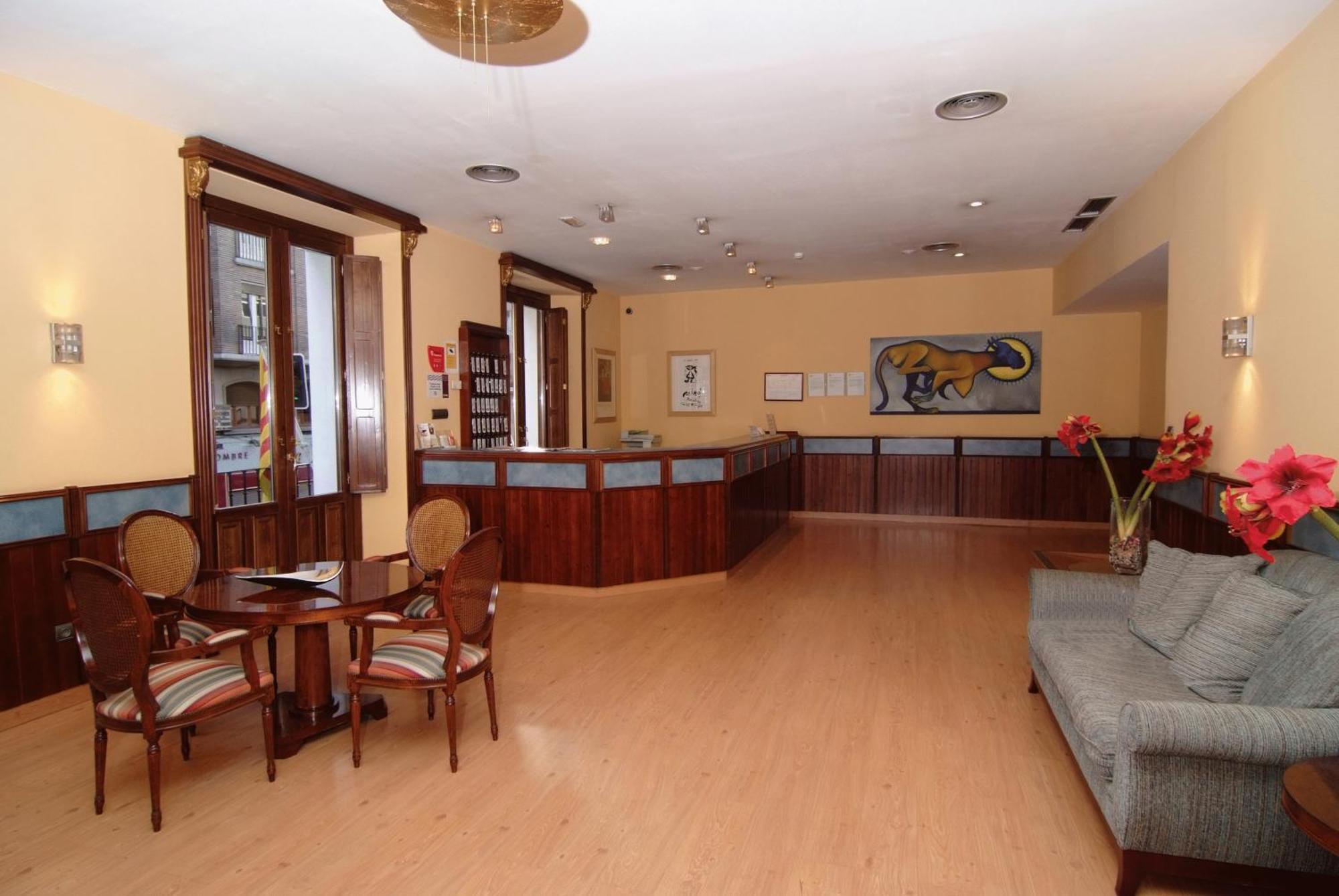 Hostal Cataluna Zaragoza Buitenkant foto