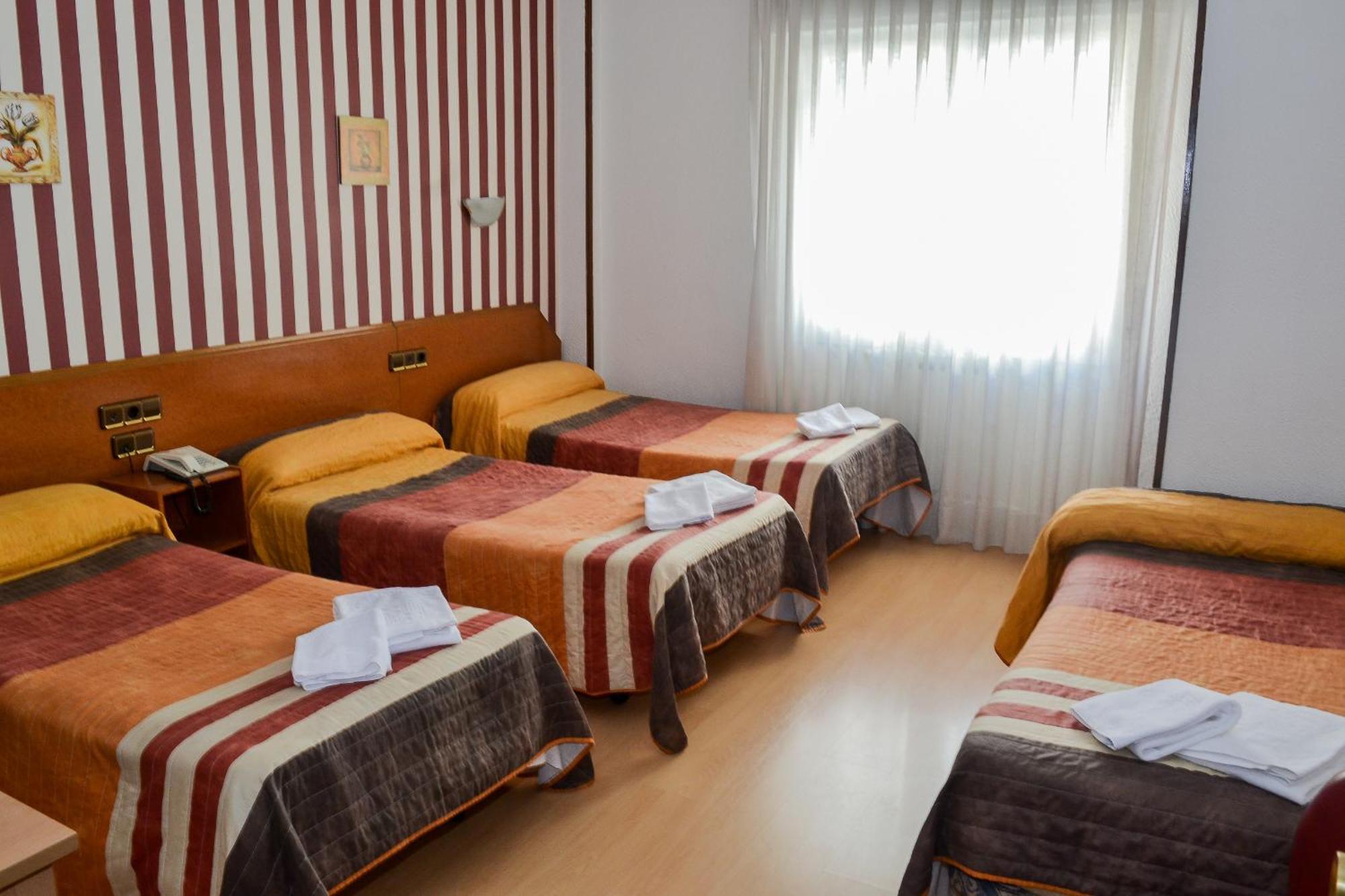 Hostal Cataluna Zaragoza Kamer foto