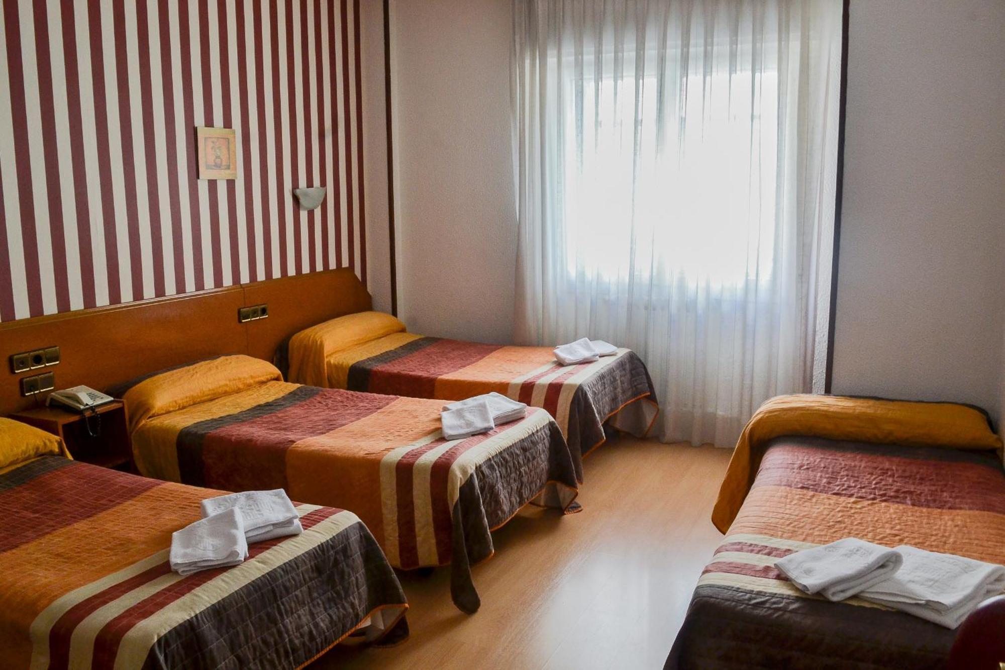 Hostal Cataluna Zaragoza Kamer foto