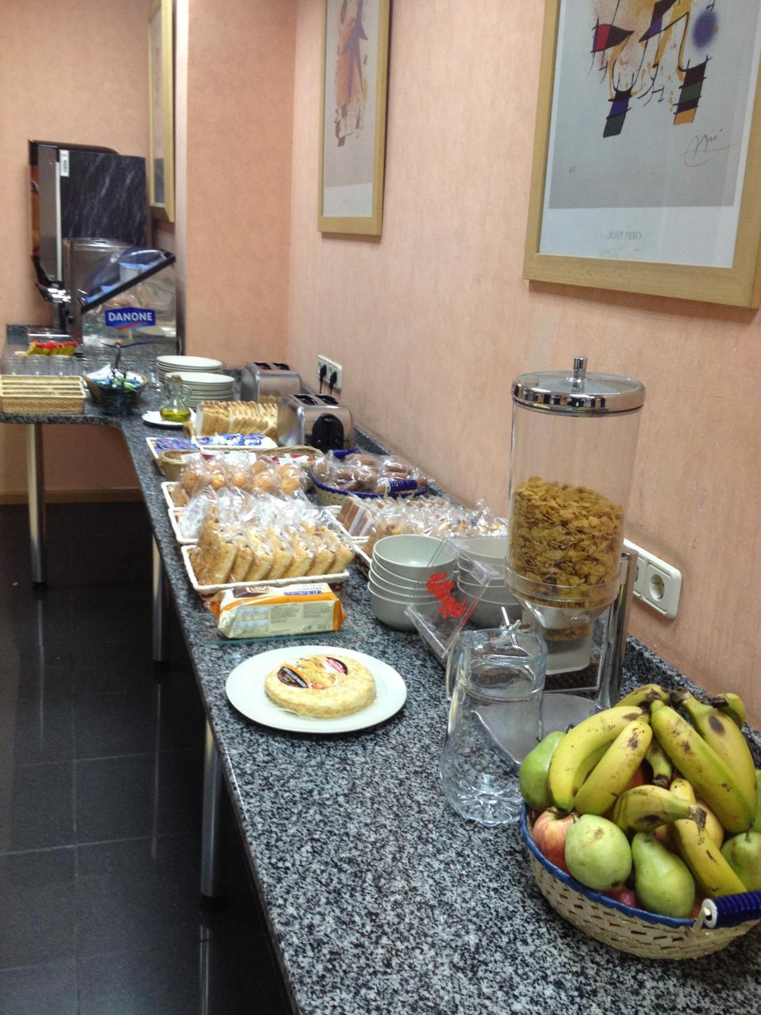 Hostal Cataluna Zaragoza Buitenkant foto