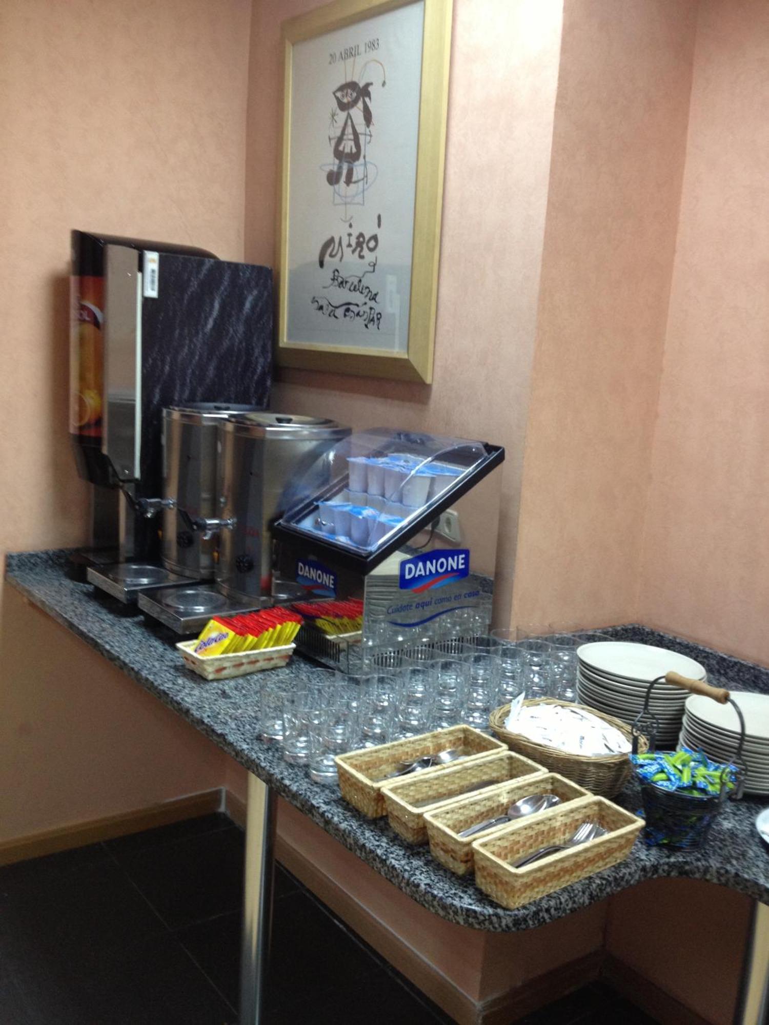 Hostal Cataluna Zaragoza Buitenkant foto