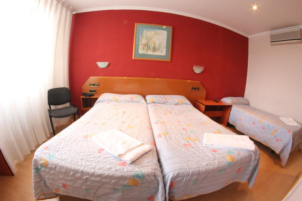 Hostal Cataluna Zaragoza Buitenkant foto