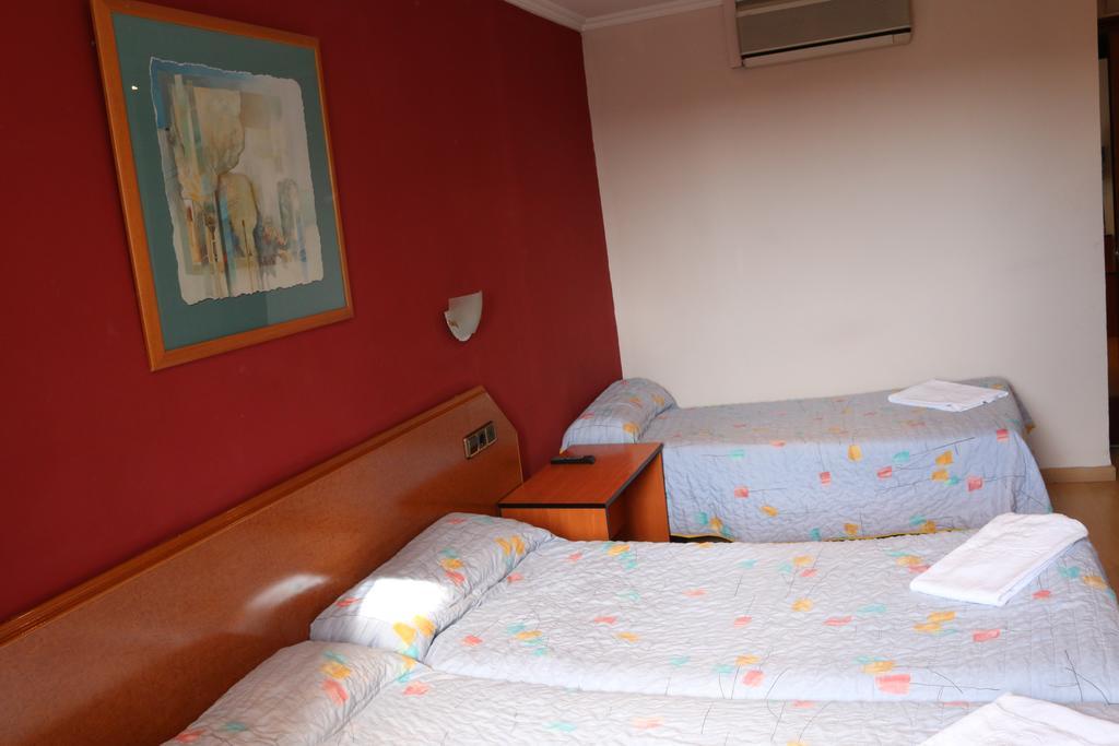 Hostal Cataluna Zaragoza Buitenkant foto