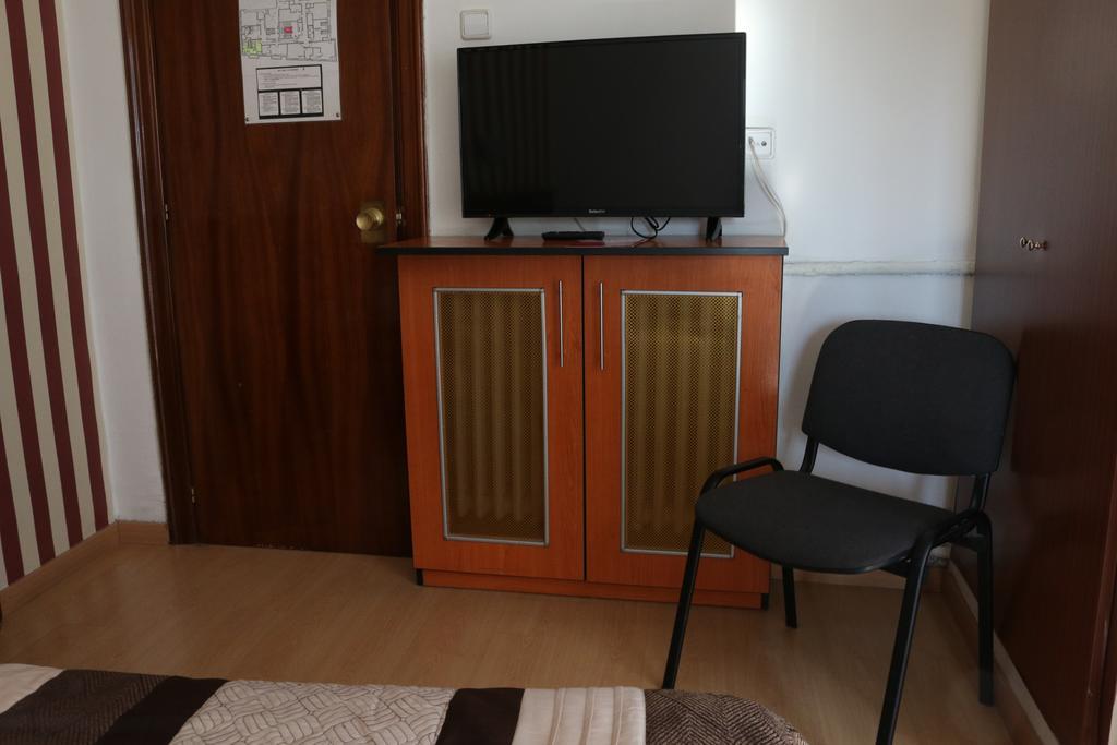 Hostal Cataluna Zaragoza Buitenkant foto