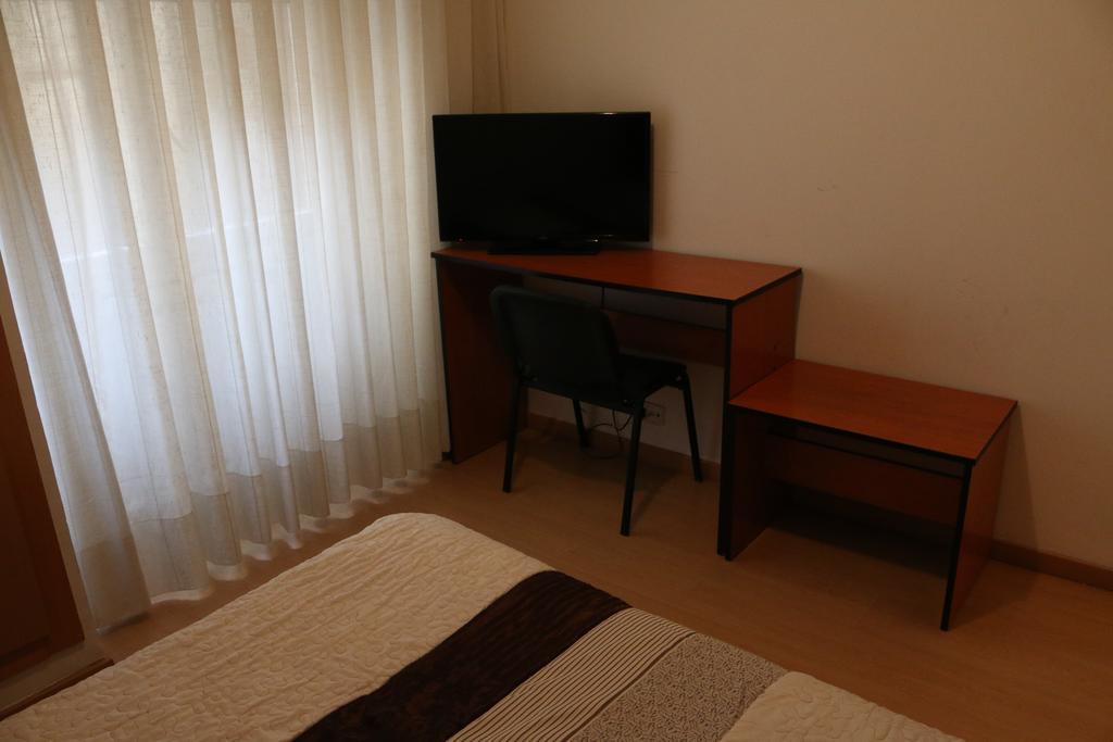Hostal Cataluna Zaragoza Buitenkant foto