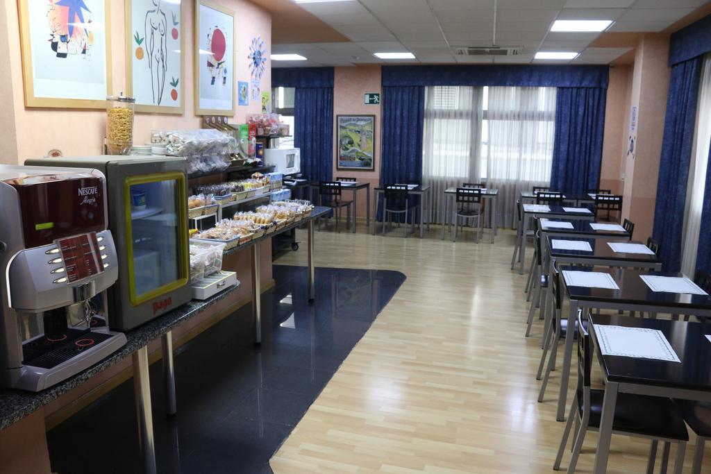 Hostal Cataluna Zaragoza Buitenkant foto